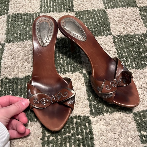 Bottega Veneta Leather Bow Accents Slides - Picture 2 of 6